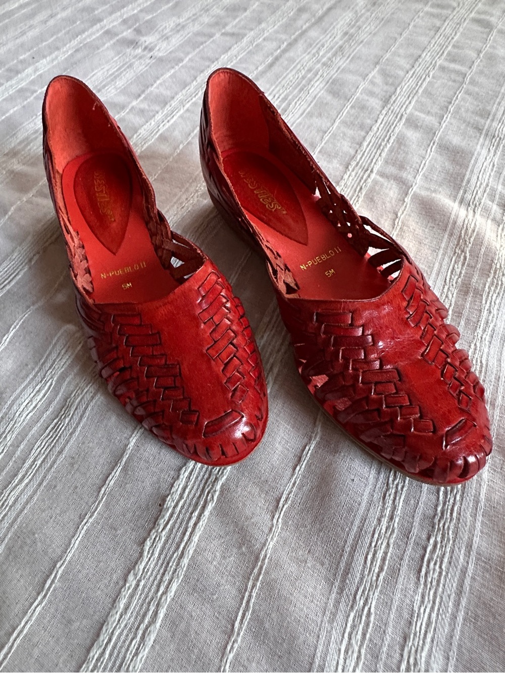 vintage 80’s WESTIES N-Pueblo II Red Woven Leather Huarache Flats Sandals 5M NOS